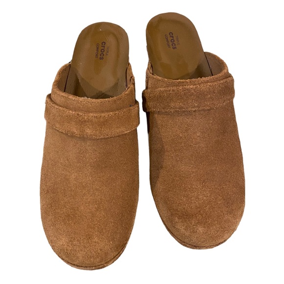 Crocs Sarah clogs size 7,  tan suede - Picture 2 of 9